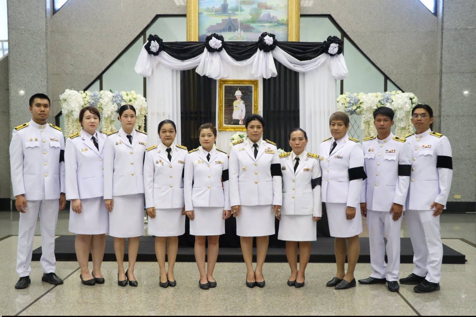 title - ศพส. จัดพิธีลงนามแสดงความอาลัยถวายแด่สมเด็จพระเจ้าลูกเธอ เจ้าฟ้าพัชรกิติยาภา นเรนทิราเทพยวดี กรมหลวงราชสาริณีสิริพัชร มหาวัชรราชธิดา ณ ศาลาพระมิ่งขวัญ ศูนย์ส่งเสริมและพัฒนาอาชีพเสริมนอกภาคการเกษตร (ศูนย์ศิลปาชีพบางไทรฯ (เดิม))